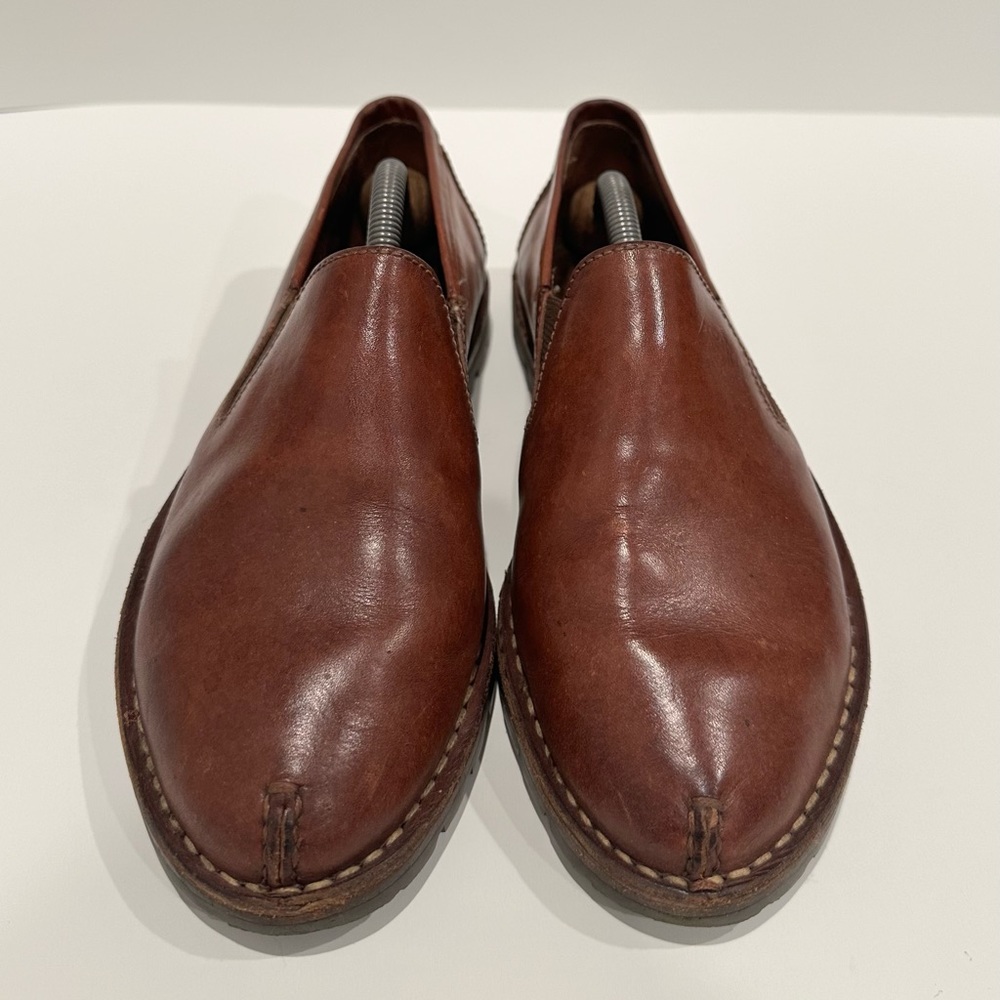 Vintage Women’s Cole Haan leather loafers size 6 1/2, medium width.